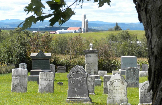 Paroles d’Outre-temps : La Tournée des cimetières de Coaticook